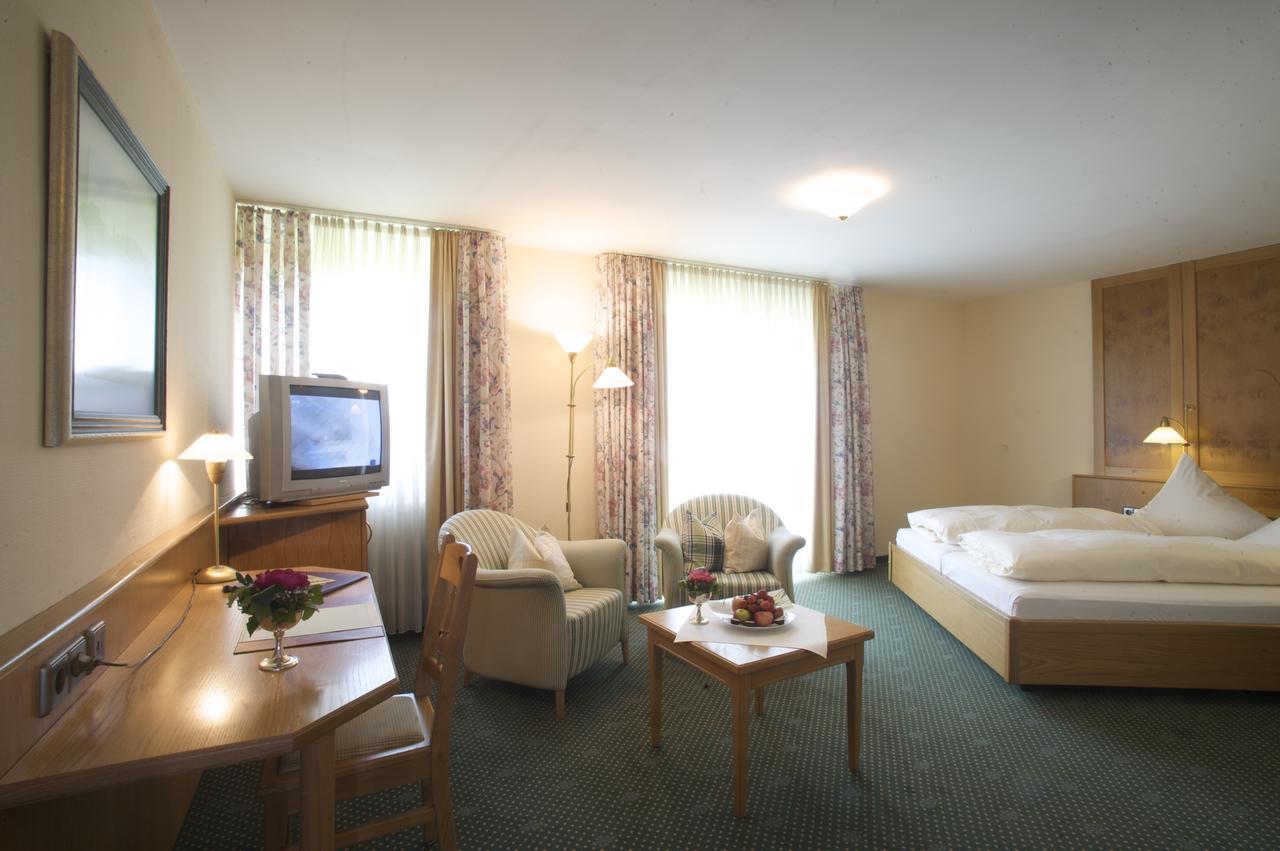 Hotel & Restaurant Dornweiler Hof Illertissen Bagian luar foto