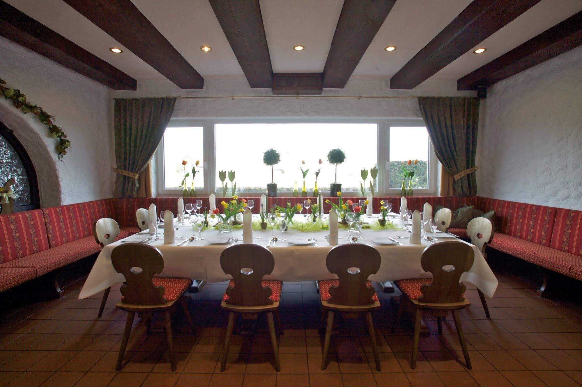 Hotel & Restaurant Dornweiler Hof Illertissen Bagian luar foto
