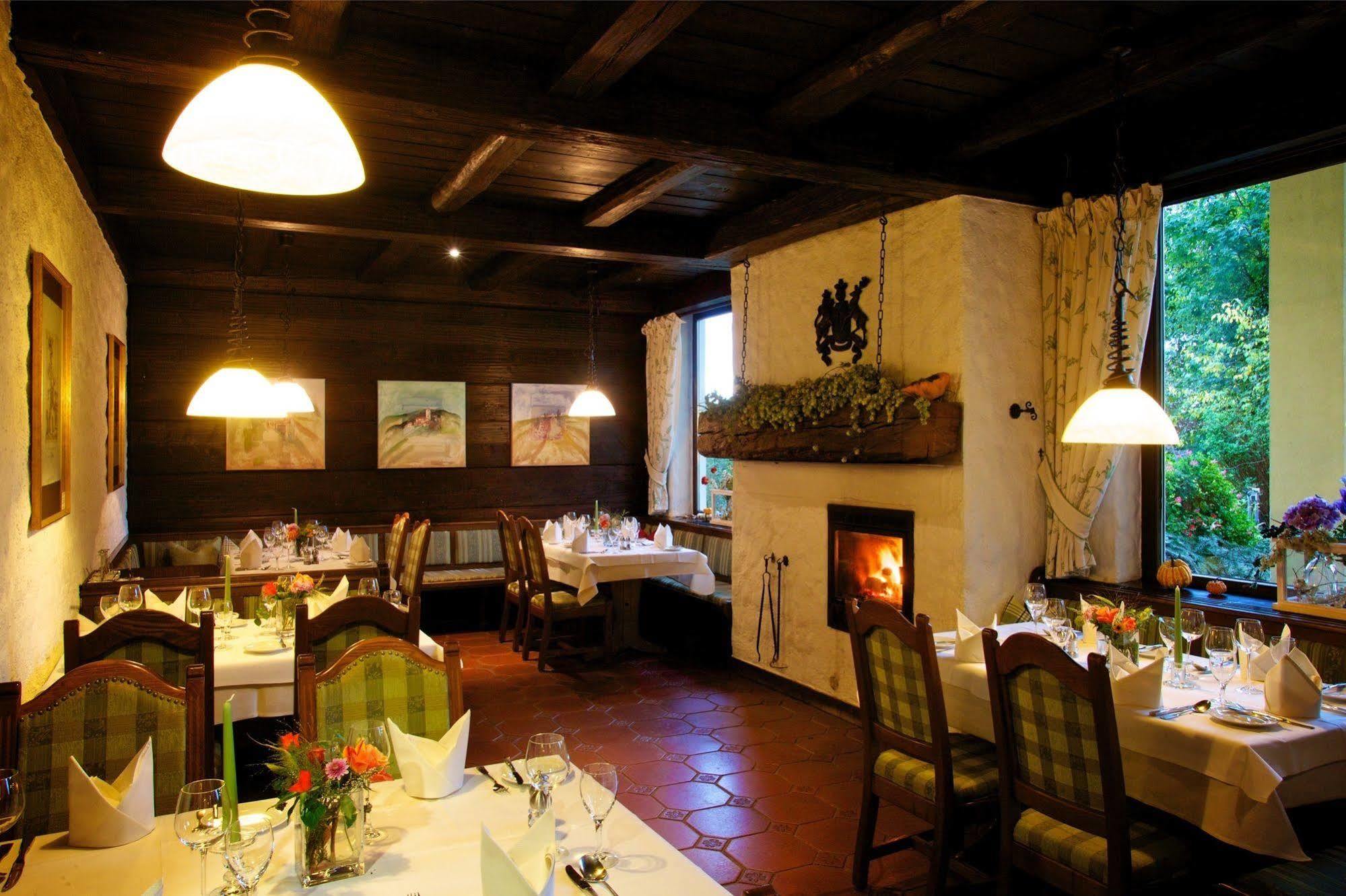 Hotel & Restaurant Dornweiler Hof Illertissen Bagian luar foto